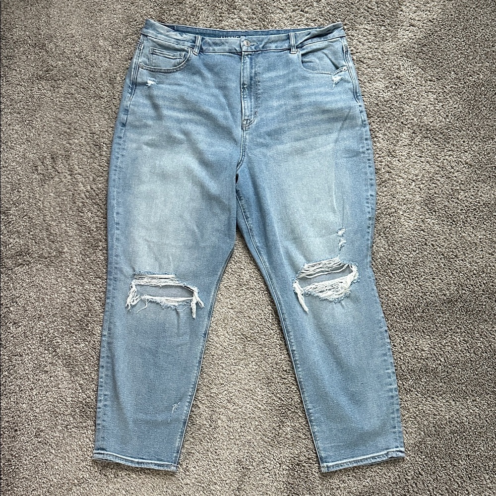 American Eagle Curvy Mom Jeans